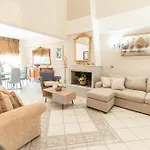 Rena's Center House Διαμέρισμα *