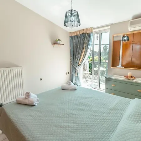 Rena's Center House *